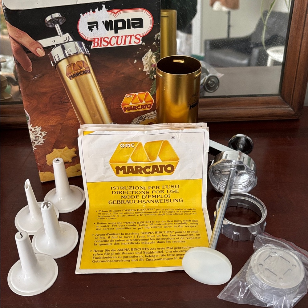 Marcato Vintage Metal Cookie Press with Decorating Tips